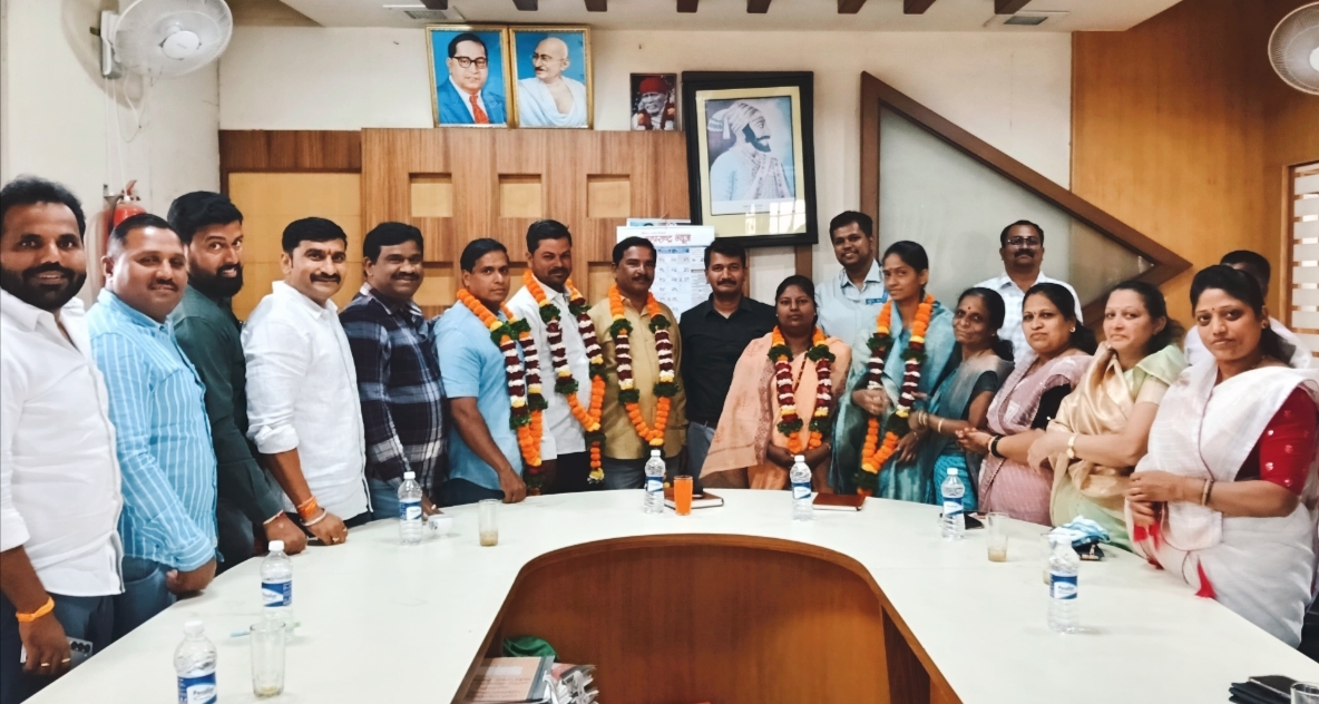 कोरेगाव नगरपंचायतीच्या पाणीपुरवठा व आरोग्य समिती सभापतीपदी फेरनिवड झाल्यानंतर राहुल बर्गे.